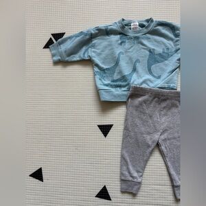 Carters|Baby boy/gender neutral Blue Dinosaur Sweatshirt & Gray Pants Set•0-3M
